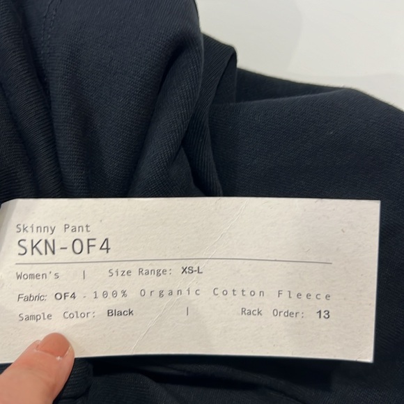 GROCERIES WOMEN’S NWT BLACK LEGGING PANT FAUX POCKETS SZ S - Picture 6 of 6